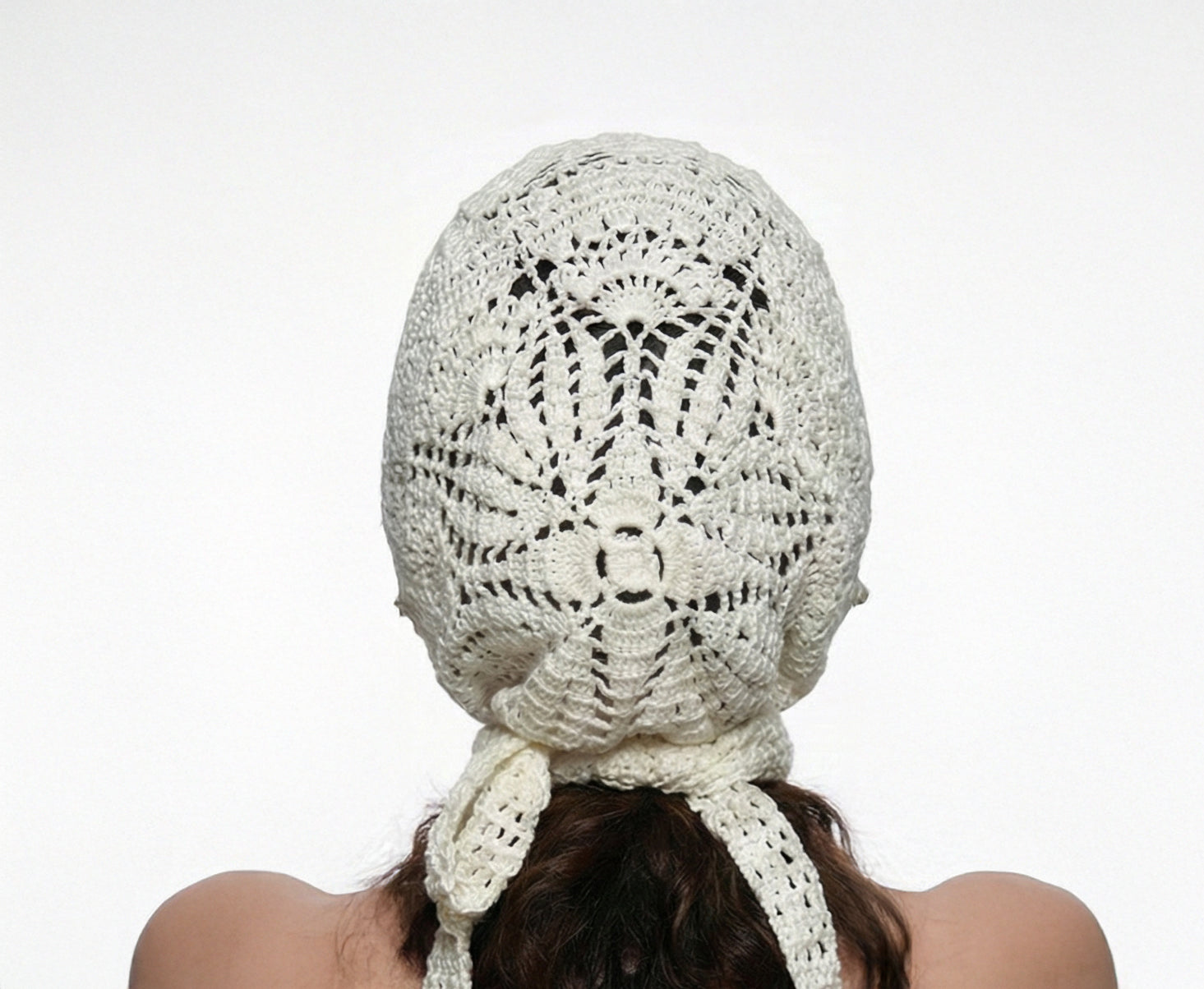 El Örmesi Bağlamalı Başlık-Balaklava